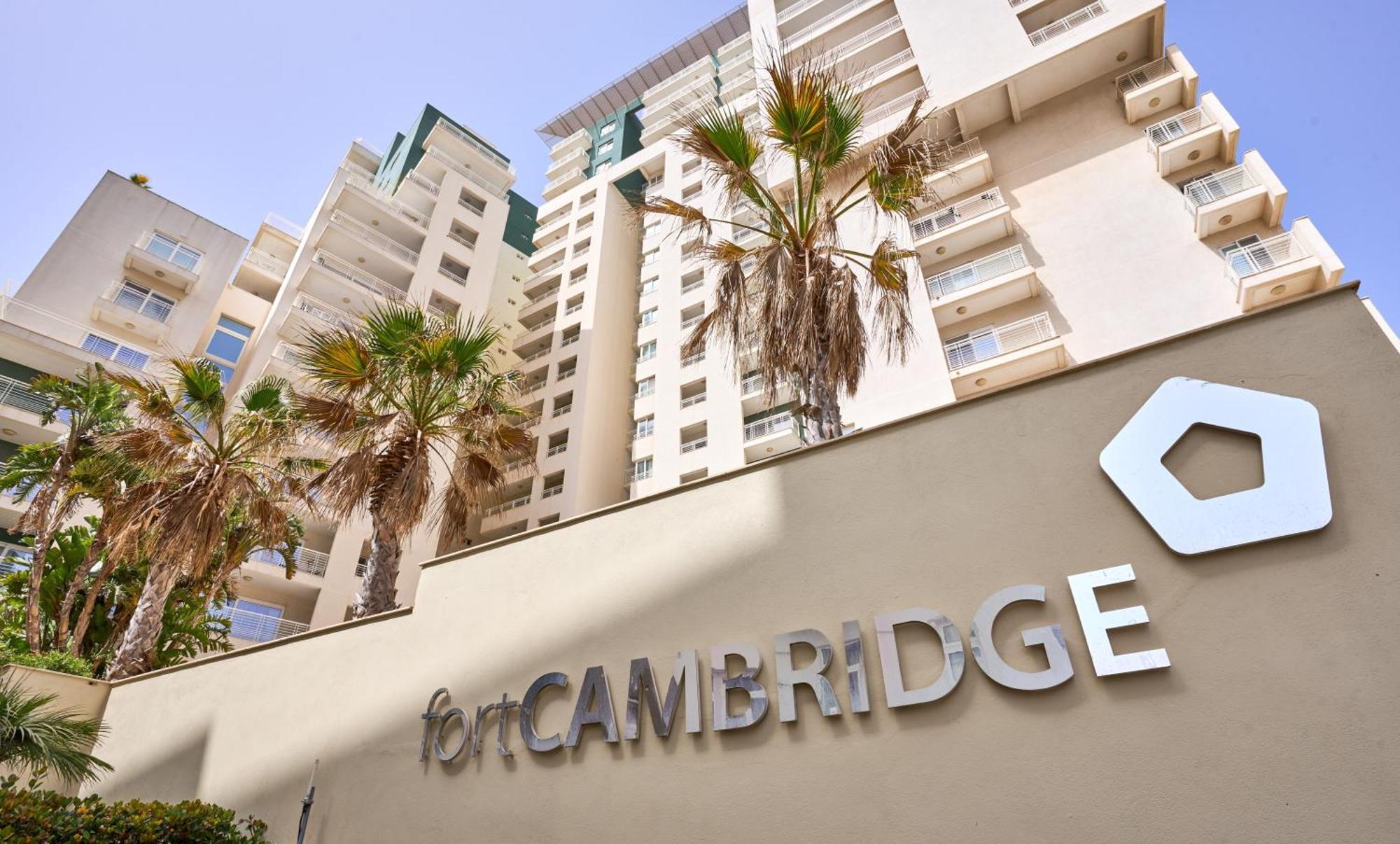 Stunning 3-Bedroom Seaview Retreat In Fort Cambridge Sliema Zewnętrze zdjęcie
