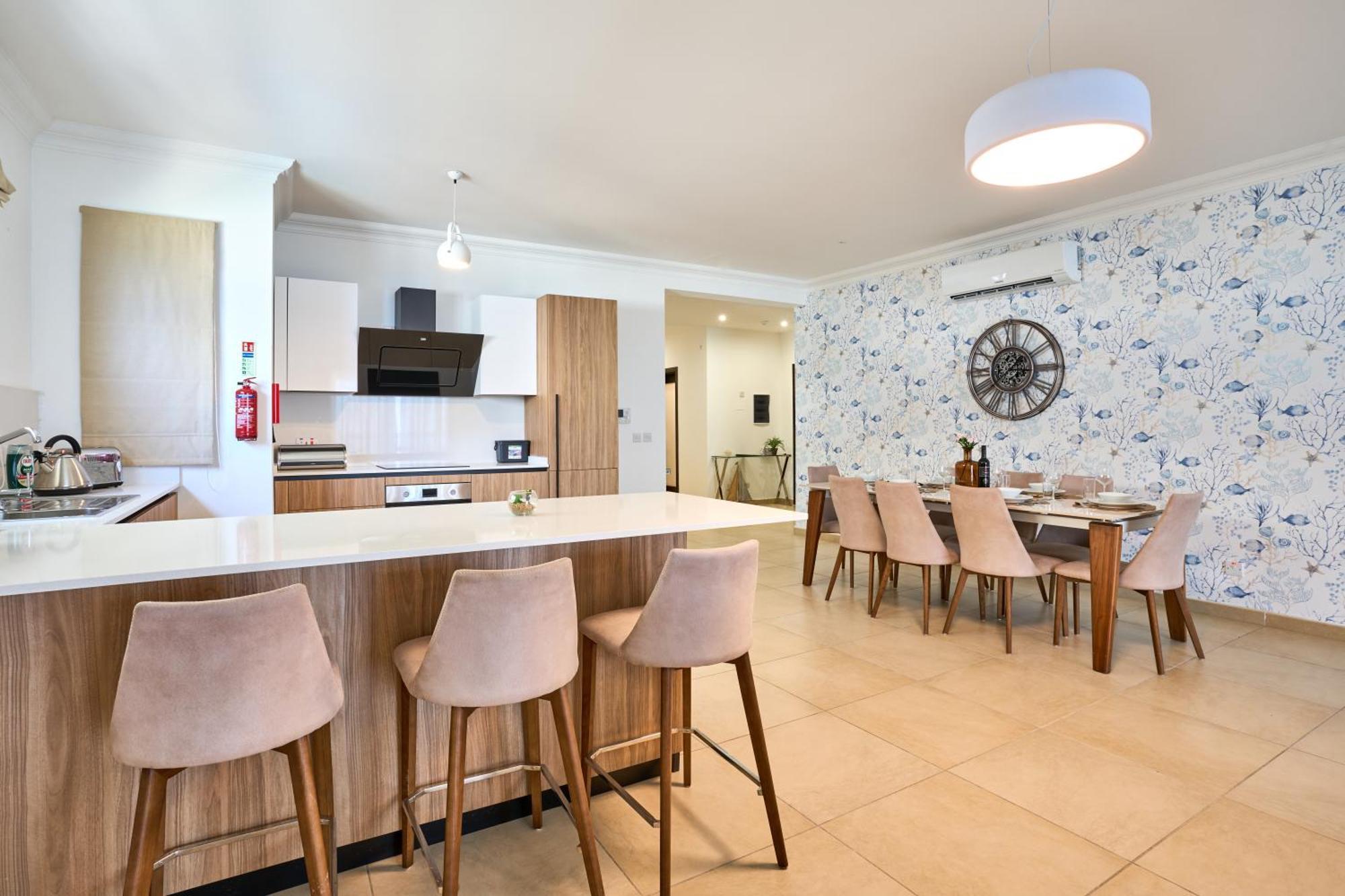Stunning 3-Bedroom Seaview Retreat In Fort Cambridge Sliema Zewnętrze zdjęcie