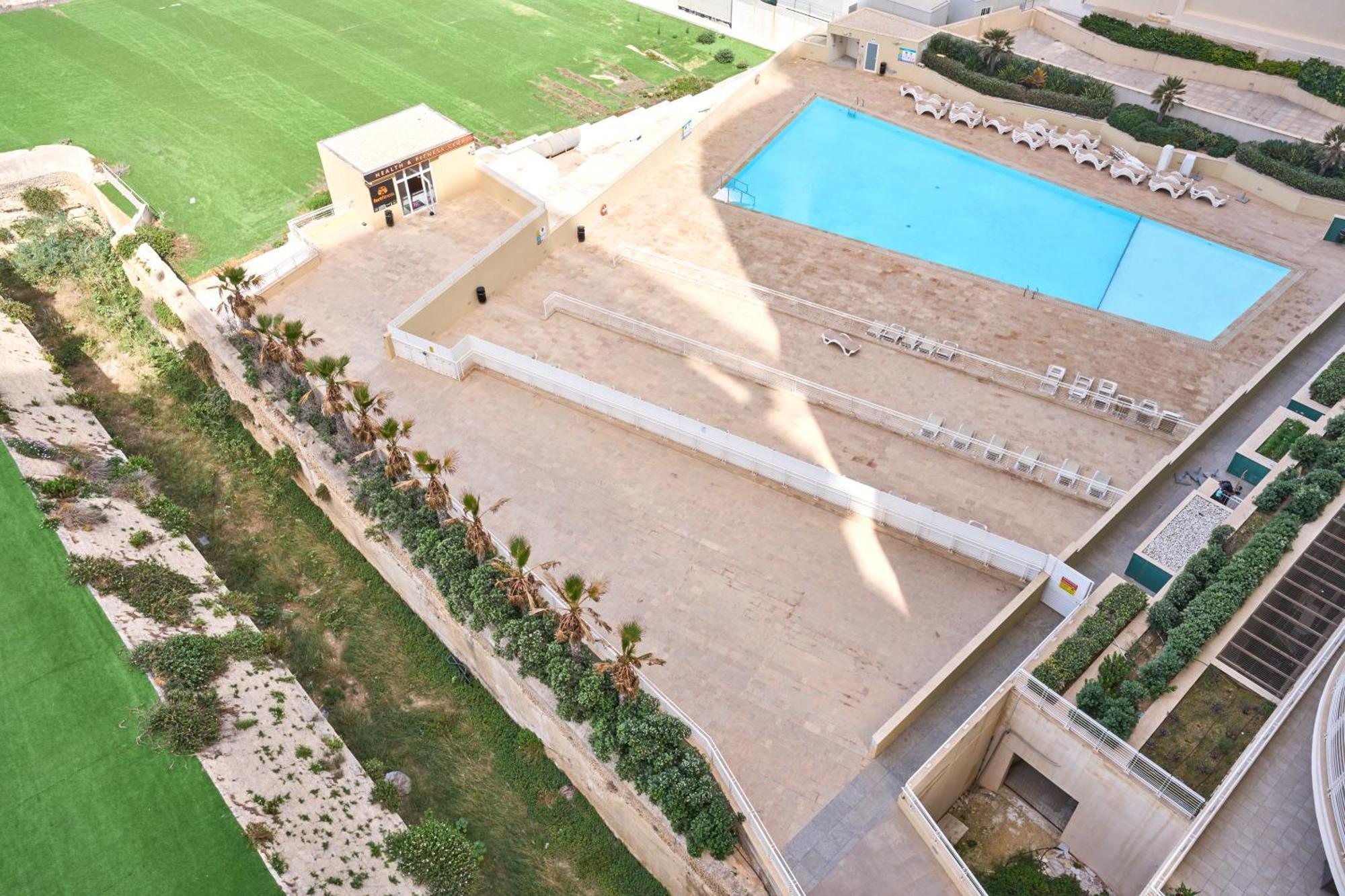 Stunning 3-Bedroom Seaview Retreat In Fort Cambridge Sliema Zewnętrze zdjęcie