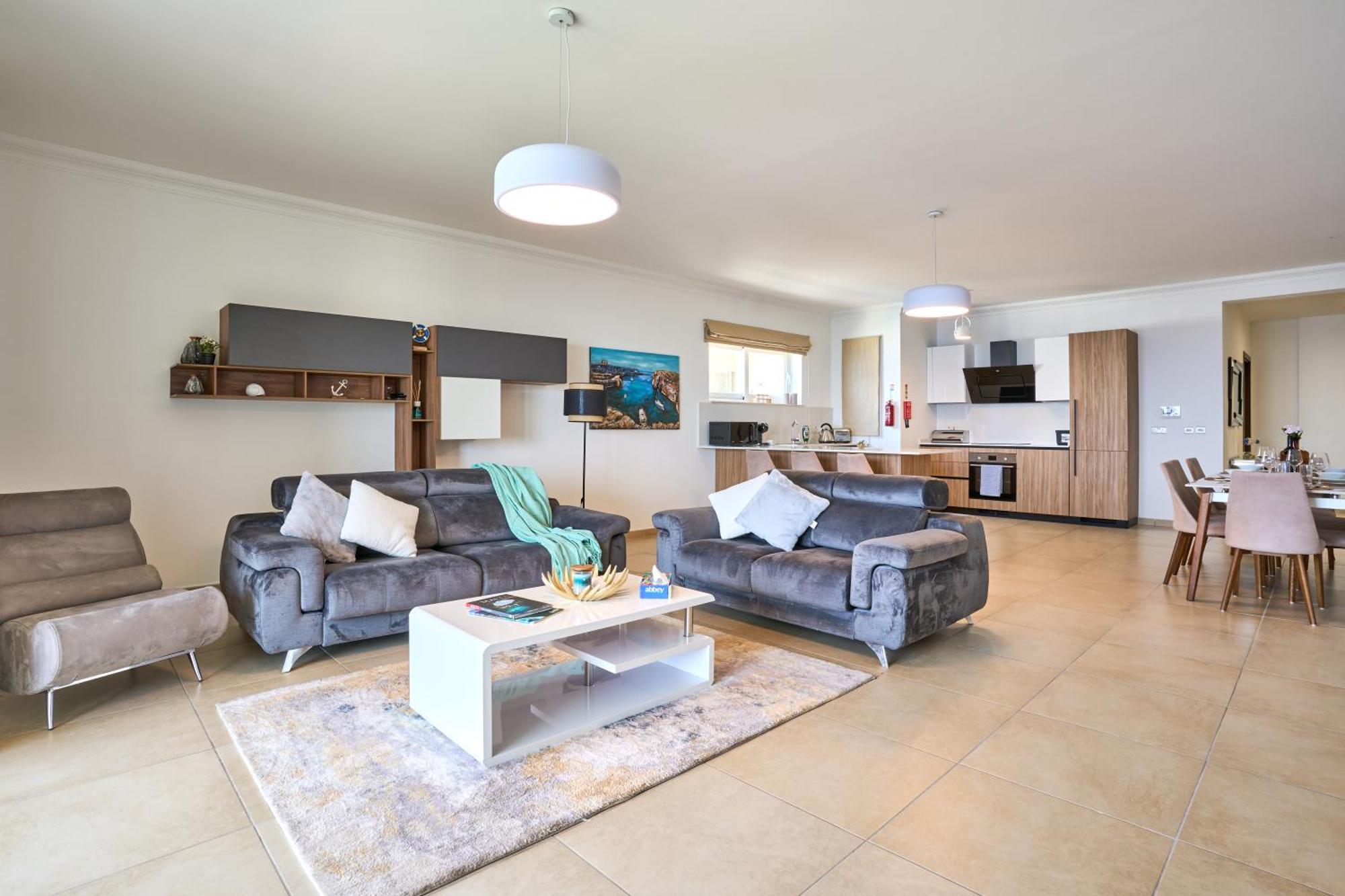 Stunning 3-Bedroom Seaview Retreat In Fort Cambridge Sliema Zewnętrze zdjęcie